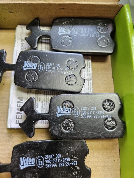 Bremsklötze vorne (Marke: VALEO) mit E-Prüfzeichen, 2CV / DYANE / ...