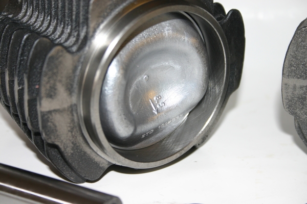 Kolben, Laufbüchsen & Ringe (SATZ) 8,5:1, 2CV6 (Motortyp M28/1), -Made in France-