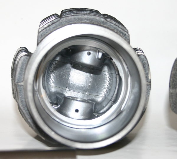 Kolben, Laufbüchsen & Ringe (SATZ) 8,5:1, 2CV6 (Motortyp M28/1), -Made in France-