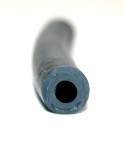 Benzinschlauch (Gummi,  Ø 5,5mm) ÜBergang von Kunststoffleitung zum Metallrohr, 2CV / ...
