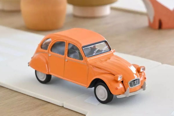 NOREV: Citroën 2CV6 Club 1979 orange mandarine (1:43)