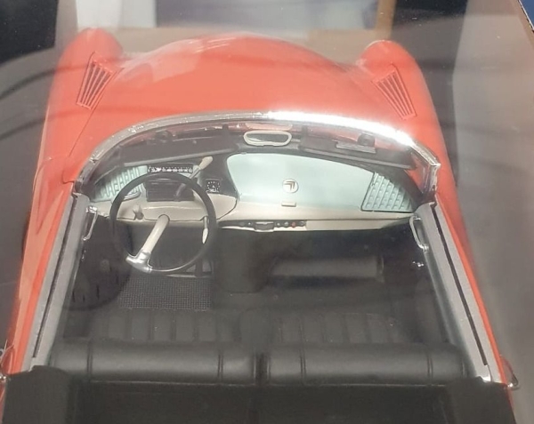NOREV: Citroën DS19 Cabriolet 1961 corail rouge (1:18)